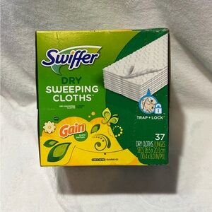 Swiffer® Sweeper™ Dry Sweeping Cloth Refills, with Gain Scent 37ct